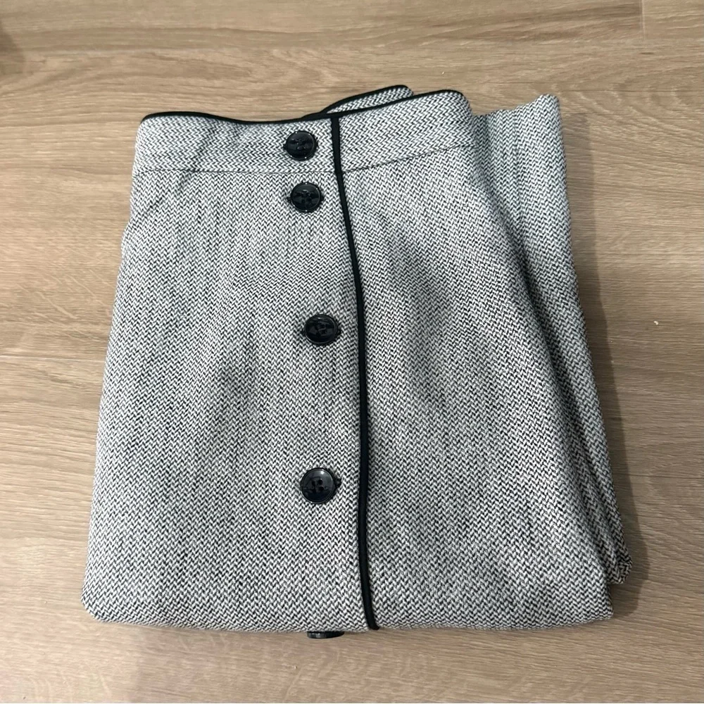 H&M Gray Midi Skirt with Black Button Detail Size 10 Business Casual Office